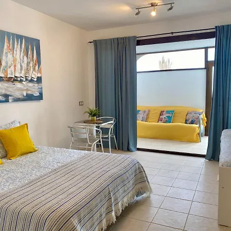 Family Oasis - Oceanview Duplex, Heated Pool, Air Con *