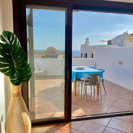 Family Oasis - Oceanview Duplex, Heated Pool, Air Con アパート *