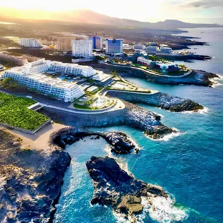 Apartment Family Oasis - Oceanview Duplex, Heated Pool, Air Con *