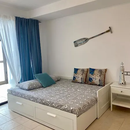 Family Oasis - Oceanview Duplex, Heated Pool, Air Con アパート アデヘ