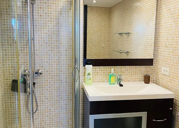 Family Oasis - Oceanview Duplex, Heated Pool, Air Con アデヘ